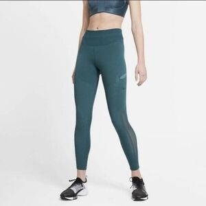 NIKE Running Division Epic Luxe Tight Fit high waisted running legging sz Small